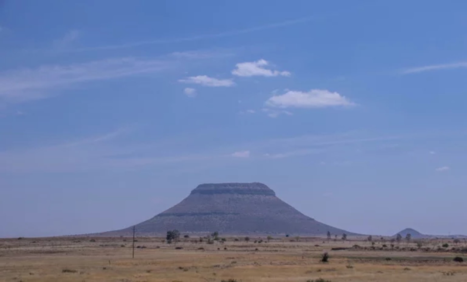 Coleskop rising above the Karoo landscape near Colesberg